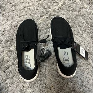 NWT womens hey dudes